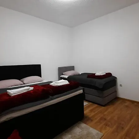 7 Kucica Apartment *