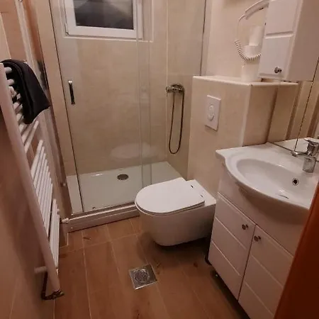 7 Kucica アパート リヴノ