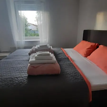 7 Kucica * Livno