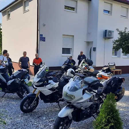 7 Kucica Apartment Livno